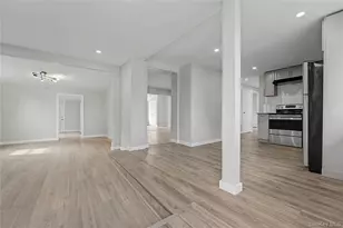 37 Fork Ln, Hicksville, NY 11801 - Photo 3