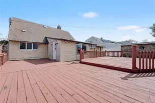 37 Fork Ln, Hicksville, NY 11801 - Photo 19