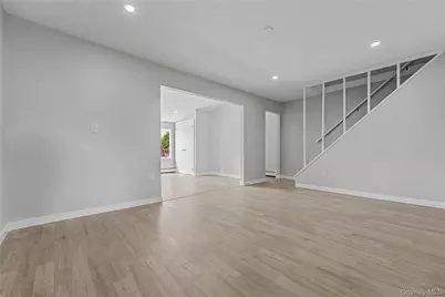 37 Fork Lane, Hicksville, NY 11801 - Photo 7