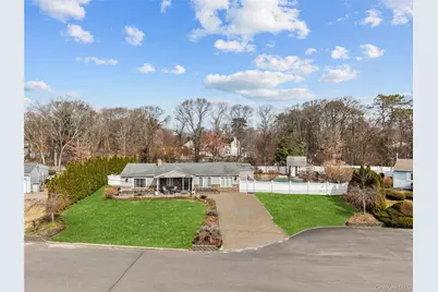 10 Heather Court, Centereach, NY 11720 - Photo 3