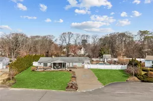 10 Heather Ct, Centereach, NY 11720 - Photo 3