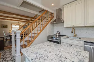 8 Crabtree Ln, Levittown, NY 11756 - Photo 7