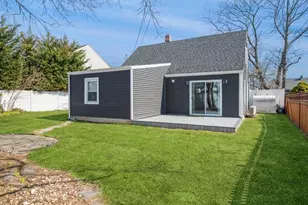 8 Crabtree Ln, Levittown, NY 11756 - Photo 25