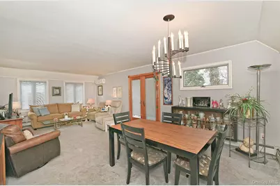 38 Moss Lane, Levittown, NY 11756 - Photo 7