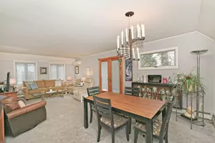 38 Moss Ln, Levittown, NY 11756 - Photo 7