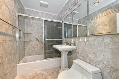 38 Moss Lane, Levittown, NY 11756 - Photo 15