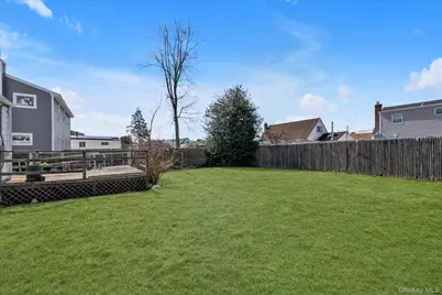 120 W 19th Street, Deer Park, NY 11729 - Photo 23