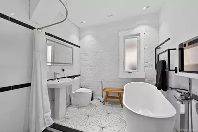 2033 Hering Avenue, Bronx, NY 10461 - Photo 29