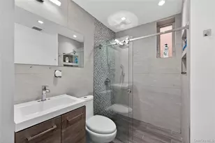 2033 Hering Ave, Bronx, NY 10461 - Photo 31