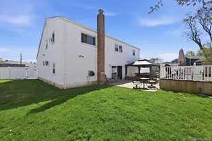 1600 Milburn Ct, Wantagh, NY 11793 - Photo 43