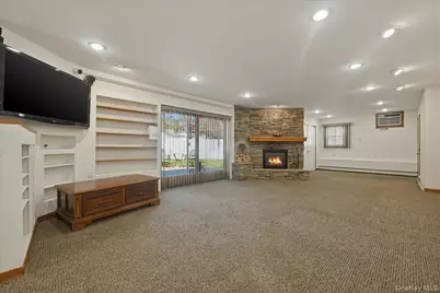 1600 Milburn Court, Wantagh, NY 11793 - Photo 21