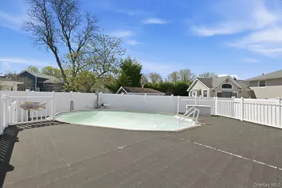 1600 Milburn Court, Wantagh, NY 11793 - Photo 39