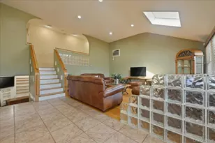 1600 Milburn Ct, Wantagh, NY 11793 - Photo 3