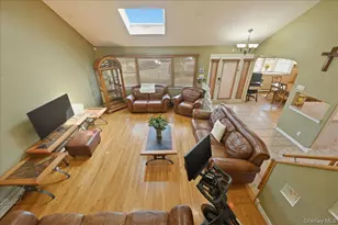 1600 Milburn Ct, Wantagh, NY 11793 - Photo 13