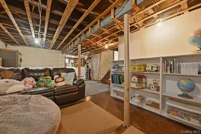 1600 Milburn Court, Wantagh, NY 11793 - Photo 29