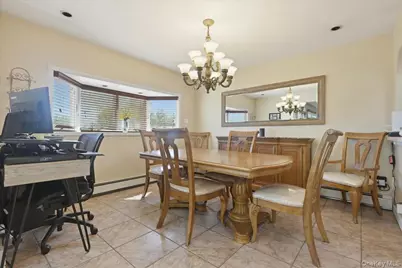 1600 Milburn Court, Wantagh, NY 11793 - Photo 7