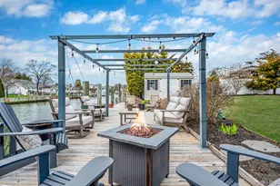 34 Secatogue Ln E, West Islip, NY 11795 - Photo 9