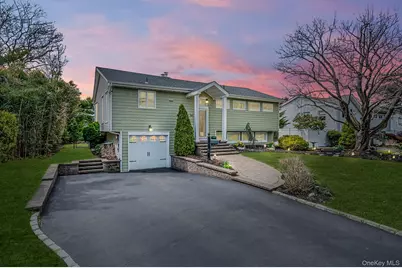 34 Secatogue Lane E, West Islip, NY 11795 - Photo 1