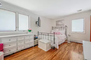 34 Secatogue Ln E, West Islip, NY 11795 - Photo 23