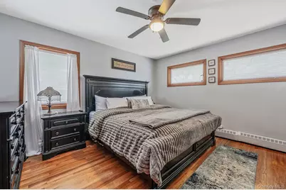 34 Secatogue Lane E, West Islip, NY 11795 - Photo 25