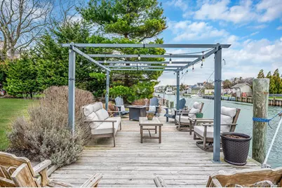 34 Secatogue Lane E, West Islip, NY 11795 - Photo 7