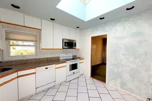 1474 Stephen Marc Ln, East Meadow, NY 11554 - Photo 5