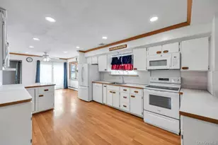 30 County Line Rd, Farmingdale, NY 11735 - Photo 15