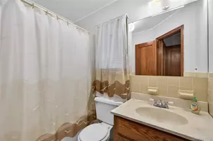 37 Manhattan Ave, Westbury, NY 11590 - Photo 11