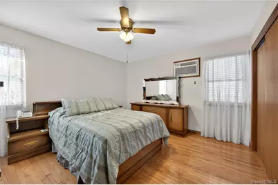 37 Manhattan Avenue, Westbury, NY 11590 - Photo 9