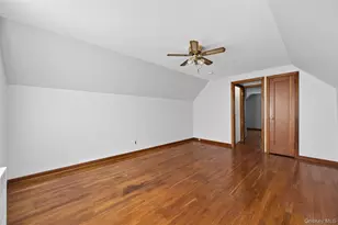 37 Manhattan Ave, Westbury, NY 11590 - Photo 17