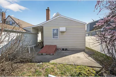 37 Manhattan Avenue, Westbury, NY 11590 - Photo 19