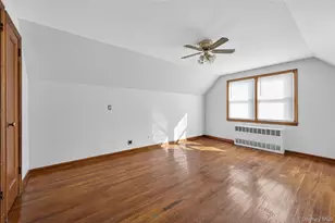 37 Manhattan Ave, Westbury, NY 11590 - Photo 15