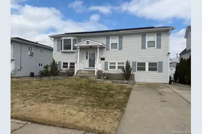 16 W Marine Avenue, Lindenhurst, NY 11757 - Photo 1