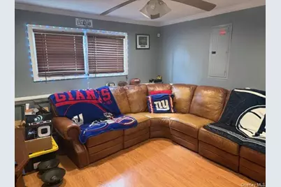 16 W Marine Avenue, Lindenhurst, NY 11757 - Photo 3