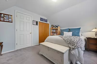 175 Locust Street, Floral Park, NY 11001 - Photo 19