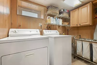 175 Locust Street, Floral Park, NY 11001 - Photo 25