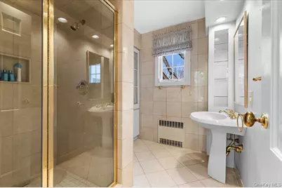 2 Hickory Hill, Roslyn, NY 11576 - Photo 13