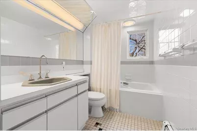 2 Hickory Hill, Roslyn, NY 11576 - Photo 19