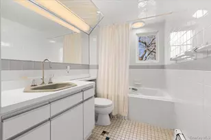 2 Hickory Hill, Roslyn, NY 11576 - Photo 19