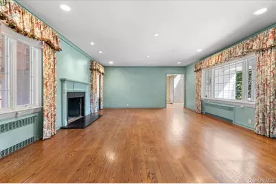 2 Hickory Hill, Roslyn, NY 11576 - Photo 5