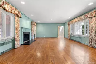 2 Hickory Hill, Roslyn, NY 11576 - Photo 5