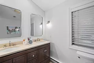 39 Chestnut Ln, Woodbury, NY 11797 - Photo 25