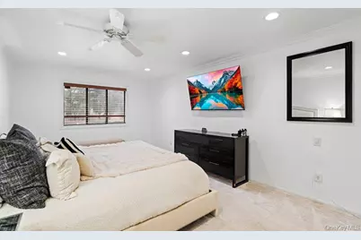 39 Chestnut Lane, Woodbury, NY 11797 - Photo 23