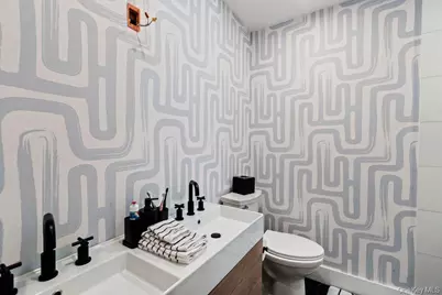 39 Chestnut Lane, Woodbury, NY 11797 - Photo 31