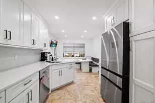 39 Chestnut Ln, Woodbury, NY 11797 - Photo 15