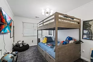 39 Chestnut Ln, Woodbury, NY 11797 - Photo 29