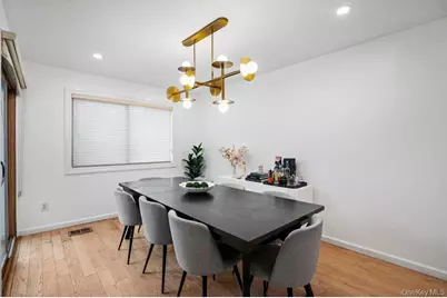 39 Chestnut Lane, Woodbury, NY 11797 - Photo 9