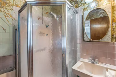 196-52 45th Drive, Flushing, NY 11358 - Photo 9