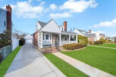 655 Joy Boulevard, Baldwin, NY 11510 - Photo 17