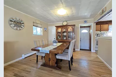 174 Shelby Avenue, Holbrook, NY 11741 - Photo 5